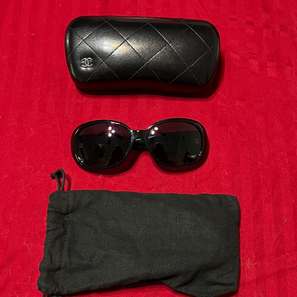 Chanel Black Camellia Flower Sunglasses 5113